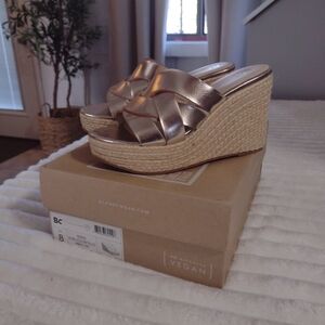 New Rose Gold Raffia Wedge Slide Sandal Women 8 Woven BC Footwear Resort